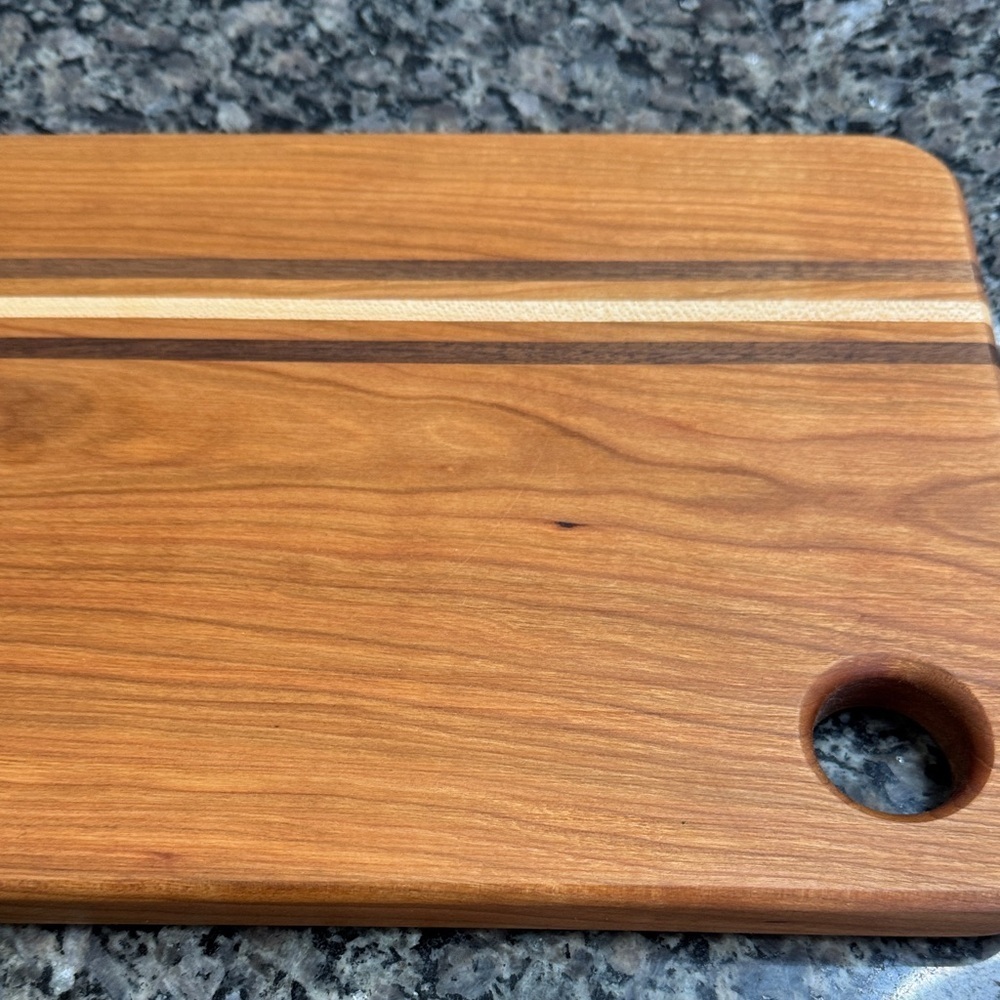 Wooden Cutting Board with Striped Design NEW - Picture 7 of 10